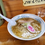 竹ノ屋 - 基本の醤油ラーメン610円。