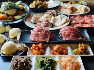 Sumibiyakiniku horumon nikuzammai - コースご予約は前日までにご注文ください。