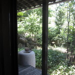 味ごよみ 花こま - 中庭