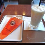 サンマルクカフェ - チョコクロ(170円) 大阪ミックスジュース(440円)