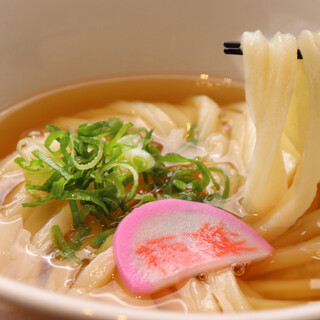 洗練された“出汁”と鍛え抜かれた“剛麺”が織り成す、うどん