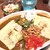 低糖質スパイスカフェ ヨンイチカレー by糖質制限研究所 - 料理写真:あいかけカレー並盛り、焼きチーズ乗せ、
          ジャーサラダ(ハーフ)。