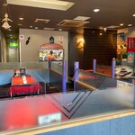 インド・ネパール料理 クマリ - 店内（座席より右まわり）➡