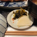 お料理ひろせ - ぱりぱりのお漬物。そして竹の割り箸にお店の拘りを感じます。