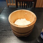 お料理ひろせ - 見事な炊き上がりで、一粒も残ることなく持ち上がります。