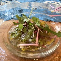 クリマ ディ トスカーナ - 小川原湖　白魚＆シジミ　ズッパディペッシェ　秋サラダ 青森県の小川原湖をイメージされた盛り付けなのかな(・・?　 私にはこの一皿は、シェフが故郷を思いながら描いた絵画のように写ります♪