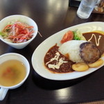 プラシャンティ - 阪急電車　スープ・サラダ・ドリンクが付いて１０００円です