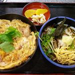 手打ちうどんの店倭 - 親子丼 680円+ミニ冷やしうどん 250円