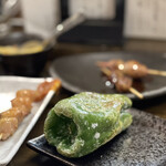 やきとり 葉舞風 - 丸ごとピーマン 150円。