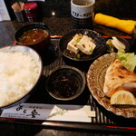 御食事処 あじ安 - ハマチのかま塩焼き定食・ご飯大盛