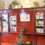 カフェと本 みずのうつわ - 本がいっぱい♡