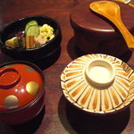 丸太町十二段家 - 食事のセットです。