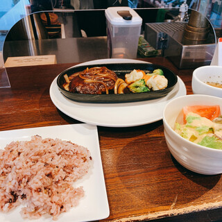 カフェ&ダイニング スターズ_0