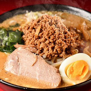 こだわりの北海道味噌を使った札幌名物”味噌ラーメン”をどうぞ