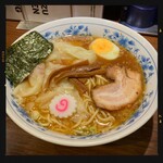 復刻版ワンタンメン　1000円