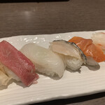 Sandaimefurarisushiandoodaidokorofurari - 