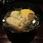 寿修 - 鱧と玉子とうふとじゅんさいが。出汁も薄味ながらしっかりとしたもの。