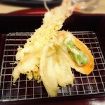 Tempura Yasuda - 一皿から穴子挟んで二皿目