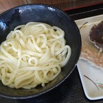 讃岐 鳥越製麺所 - かけうどんにちく天としいたけの天ぷら!