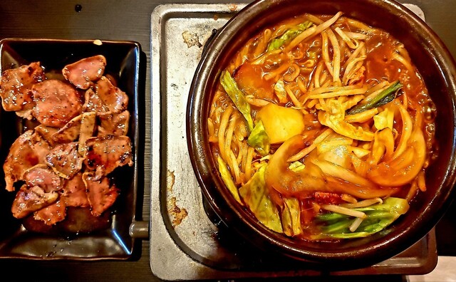 韓国石鍋ホルモン焼き もつ鍋 今川 門の家 西新 もつ鍋 食べログ 韓国石鍋ホルモン焼き もつ鍋 今川 門の家 西新 もつ鍋 食べログ