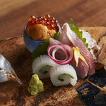 Honda - 季節の鮮魚、熟成魚を美しく盛り付けます。