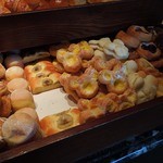 ベッラヴィスタ ラウンジ - パンの種類も豊富で迷います。