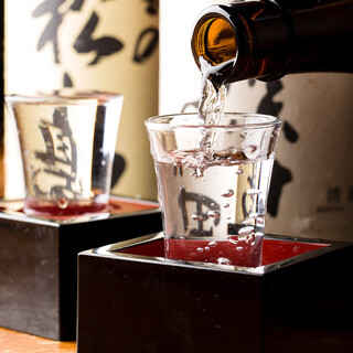 青森県にちなんだドリンクが充実！地酒は約50種をご用意。