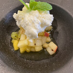 Tsubamesanjo Bit - マチェドニアとクレームダンジュのデザート