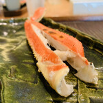 魚菜料理 縄屋 - 6 .  焼蟹1脚：レア（焼台仕上げ）