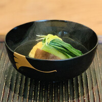 魚菜料理 縄屋 - 3 .  椀　：銀杏とxxxx擂り身のひろうす、椎茸、青梗菜