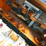 Patisserie And Boulangerie Anzu - パンも種類あり