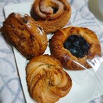 Patisserie And Boulangerie Anzu - 購入パン。デニッシュ系が多いかな？