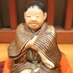 樽見 - 2012.8.2）カウンター上の人形