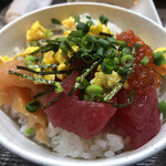 居喰処 光 - 2020/11/28
      本日の日替り 海鮮ぶっかけ丼 500円