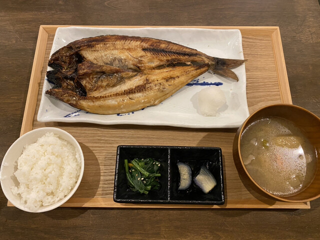 うまい魚が食べたくて 国際センター 和食 その他 食べログ