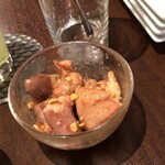 立ち飲み食堂 ウルトラスズキ - 鶏ハツとボンジリのやわらかコンフィ