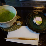 茶凛 - 四天王と山茶花