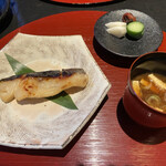 京都一の傳 本店  - ★銀だらの『蔵みそ焼』
      合わせ味噌椀、京漬物