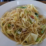 パッパーレ - 白身魚とキャベツの塩味スパゲティ