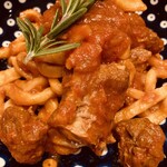 Enoteca ORCIA - シチリアで食べた3種類の豚肉を煮込んだ濃厚トマトソースを自家製麺で