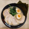 Yokohama Iekei Ramen Yuurakuya - 家系チャーシューメン（醤油）+味玉