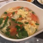 香港餃子酒場 中目黒店 - トマトと卵のスープ