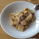 ラ・テラッツァ 芦ノ湖 - もち豚と玉ねぎのソース 手打ちパッパルデッレ