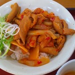 山田うどん食堂 - 赤パンチ丼小