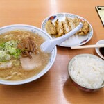 オーモリラーメン - 今日のお昼です