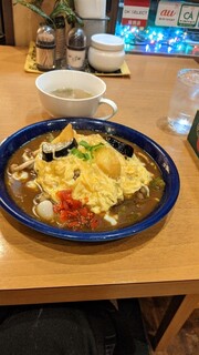 ハラナ - きのことチーズのオムライスカレー950¥