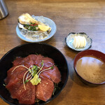 まぐろや - 特上マクロと赤身の二色ヅケ丼　1500円