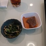 さつま ぼっけもん - お昼の日替わり定食（ほうれん草とエノキ茸のお浸し、おでん）