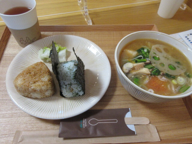 岩出山駅近くのブックカフェで ニアネス オブ ユー とコロポカ By Freimann 内川の畔りカフェ 岩出山 カフェ 食べログ