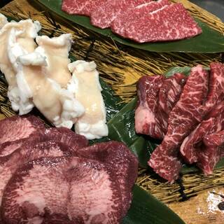 牛タンも食べ放題 定番の逸品 熟成肉 赤身肉 牛タン約110品100分食べ放題 1分生ビール付飲み放題5500円 5000円 税込 焼肉 黒テツ 立川店 立川 焼肉 食べログ 牛タンも食べ放題 定番の逸品 熟成肉 赤身肉 牛タン約110品100分食べ放題 1分生ビール付飲み放題5500円 5000円 税込 焼肉 黒テツ 立川店 立川 焼肉 食べログ